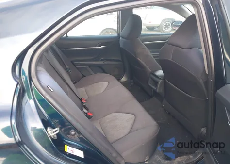 2018 Toyota Camry Le z USA, uszkodzony, nr VIN 4T1B11HK9JU503534